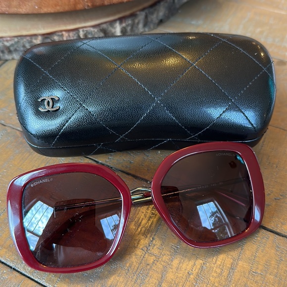 Chanel sun glasses - Picture 6 of 6